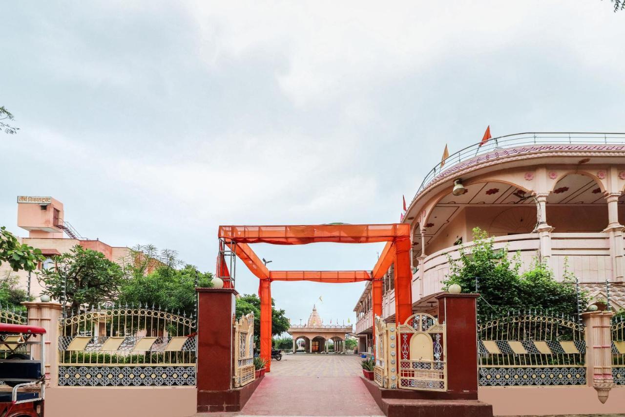 Отель Spot On 60838 Shri Giriraj Dham Govardhan Экстерьер фото